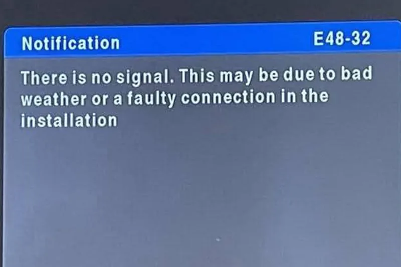 TV screen showing the DSTV E48-32 signal error